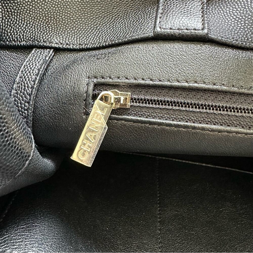 CHANEL business affinity leather handbag large Authentic Retail 7500$ - Picture 8 of 15